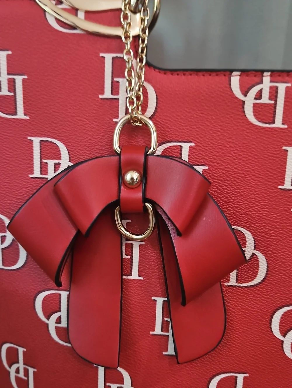 New Classic Fashion Large Signature DD Red Tote Bag Bow Charm- Matching Wristlet